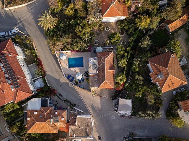 Ilıca^da Satılık Müstakil Villa