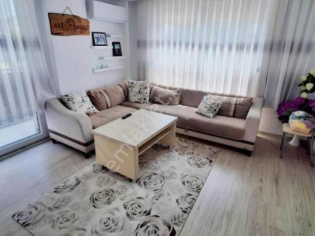 Ilıca Mahallesi'nde 3 + 1 Ara Kat Güney Cephe Daire Satılıktır