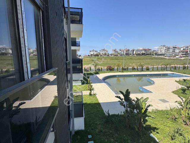 Ilıcada Havuzlu Site İçerisinde Satılık Lüks 2+1 Daire