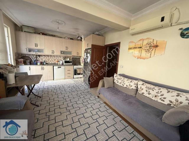Ilıcada Satılık 2+1 Yüksek Giriş Merkezi Konum