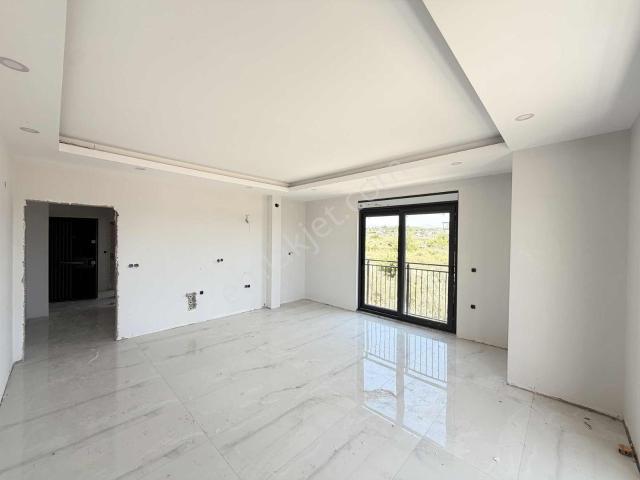 Ilıcada 2+1 Arakat Asansörlü Sıfır Satılık Daire
