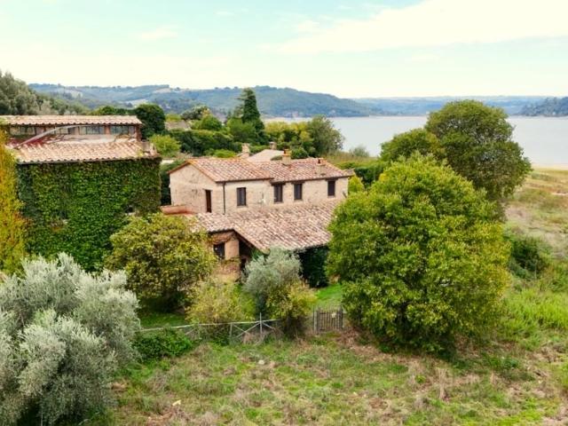 Il Casale sul Lago 287m² Baschi
