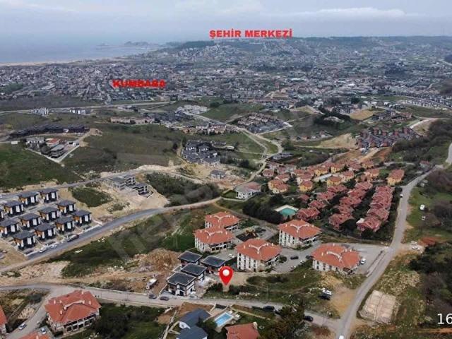 Şile Ahmetli'de 550 m2 Deniz Görür % 35 İmarlı Arsa