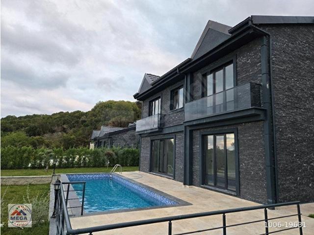 Şile Akçakese'de Müstakil Havuzlu Villa