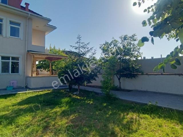 Şile Çavuş Mah. 6+1 3+1 Müstakil Bahçeli Villa