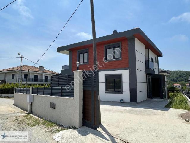 Şile Çavuş Mahallesinde Satılık Müstakil 4+1 Villa