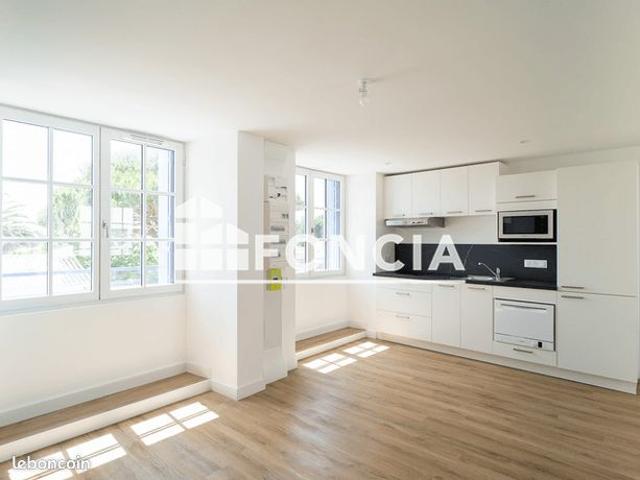 ILE DE NOIRMOUTIER COEUR DE NOIRMOUTIER APPARTEMENT T2 1er ETAGE RENOVE