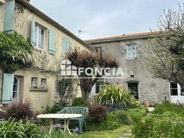 Ile de noirmoutier maison de caractere rare dans le quartier historique de noirmoutier