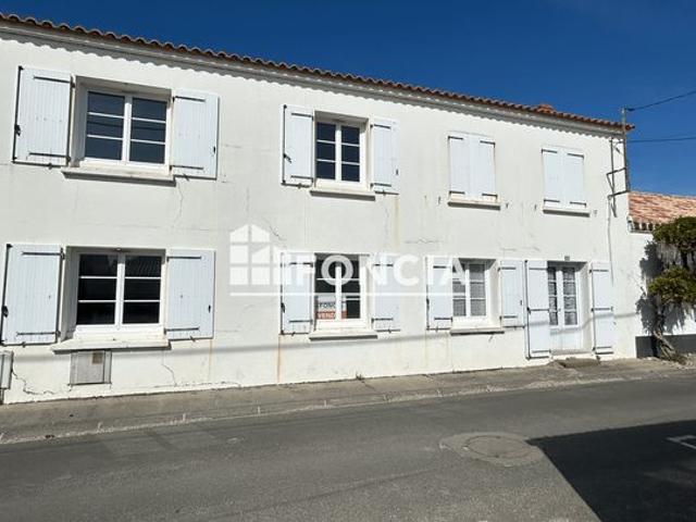 ILE DE NOIRMOUTIER Noirmoutier centre ville Ensemble immobilier à rénover A 500m de la rue piétonne