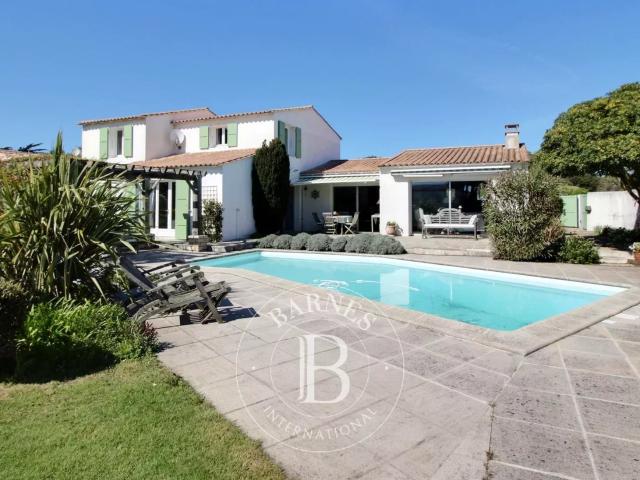 ÎLE DE RÉ Maison à vendre SAINTE MARIE DE RÉ Piscine