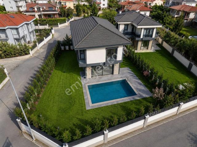 Şile Kumbaba Mahallesinde 420m2 Arsa İçerisinde Satılık 4+1villa