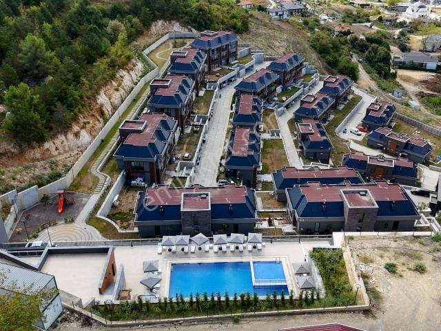 Şile İdealistkoru Sitesi 62 M2 Bahçeli Eşyasız Kiralık 2+1 Daire
