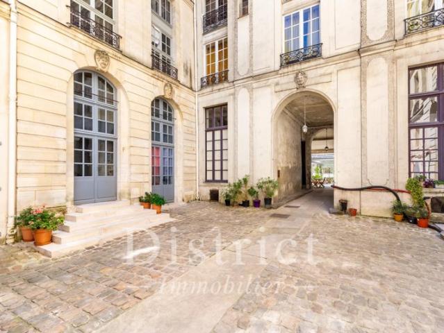 Ile Saint Louis. Deux pièces de charme de 35m²