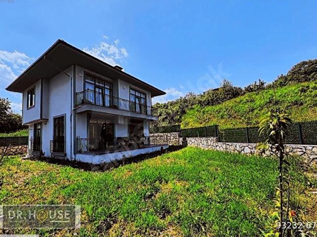 Şile Şuayipli'de Satılık Eşyalı 3+1 Lüks Villa