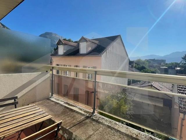 ILE VERTE. 5 Rue Lachmann. Studio avec balcon 28m2. Ascenseu
