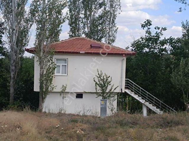 Ilgın Bulcuk Yolu Üzerinde Ev Bahçe Elektrik Su Mevcut