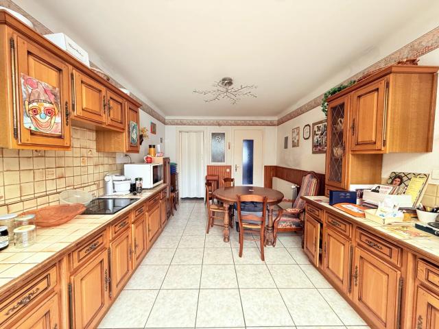 ILLANGE MAISON DE VILLAGE DE 174 M2 SUR 1.93 ARE