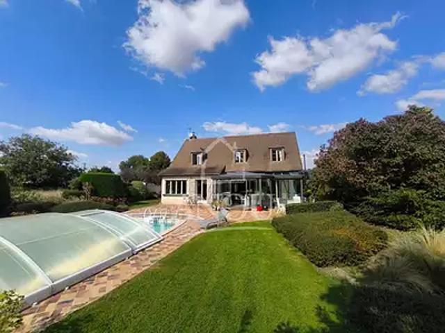 Illiers Combray 28120 Achat / Vente maison 7 pièces t7 au dernier étage piscine