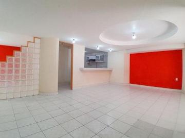Iluminada y amplia casa en condominio, lista p/habitar en Leyes de Reforma