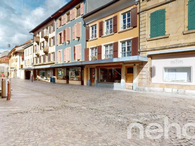 Im Zentrum von Yverdon, großes Triplex