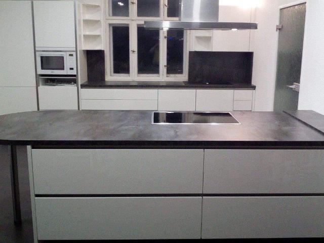 Im Alleinauftrag ! Ideales Heimwerker Objekt: 6 Zimmer, Küche, 2 Bäder, Unterkellert, Ausbaureserve Spitzboden, Terrasse, Garage Werkstatt !