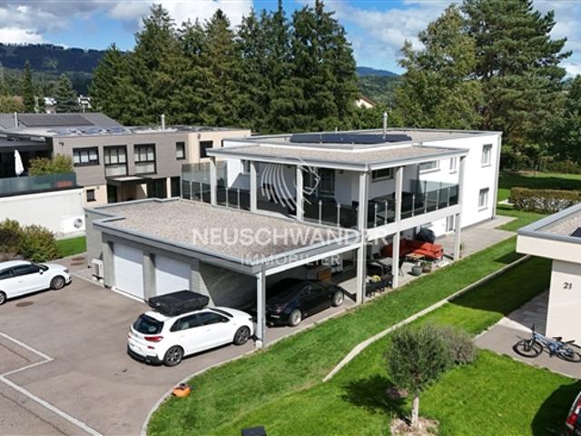 Im Dorf Bassecourt gibt es eine Villa mit mehreren zum Verkauf stehenden Häusern