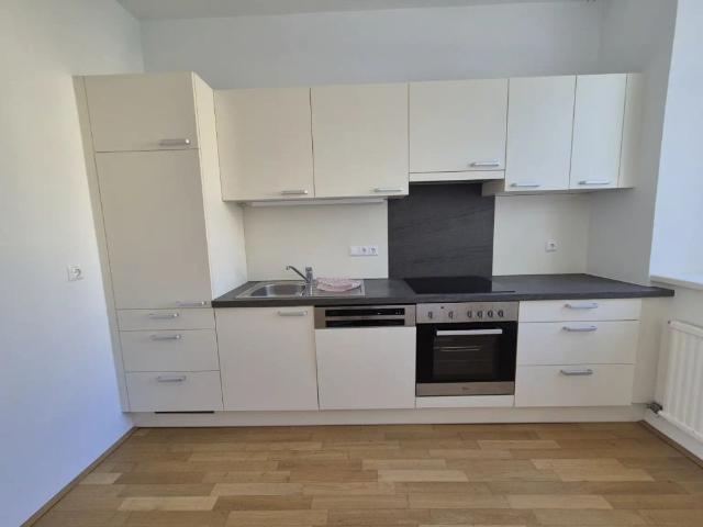 IM HERZEN BAD ISCHLS Sonnige 3 Zimmer Wohnung mit Balkon und PKW Abstellplatz