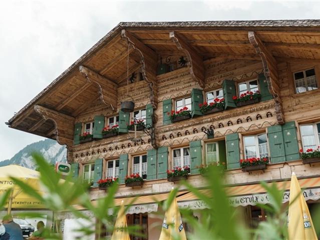 Im Herzen des Dorfes mit einer schönen Geschichte und großem Potenzial