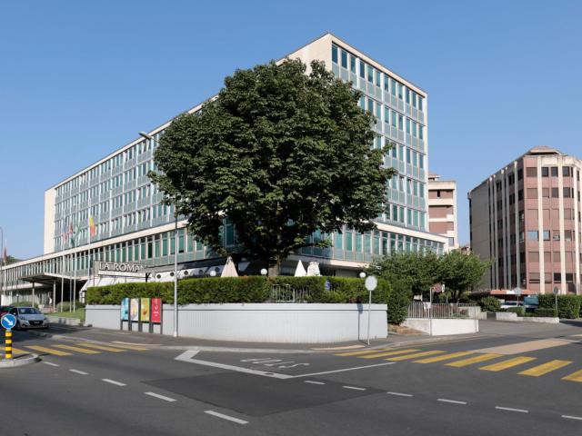 Im Herzen des Viertels Nations, Büros von 239 m² zu vermieten