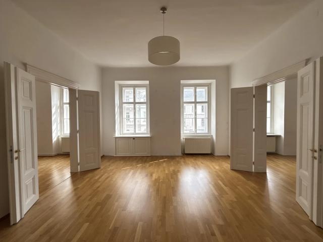 Im Herzen vom ALSERGRUND + GERÄUMIGE 4 Zimmer Wohnung + nahe ARNE KARLSSON PARK!