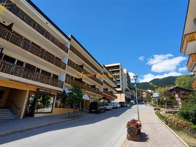 Im Herzen von Crans, geräumige 2,5 Zimmer Wohnung mit 2 Balkonen
