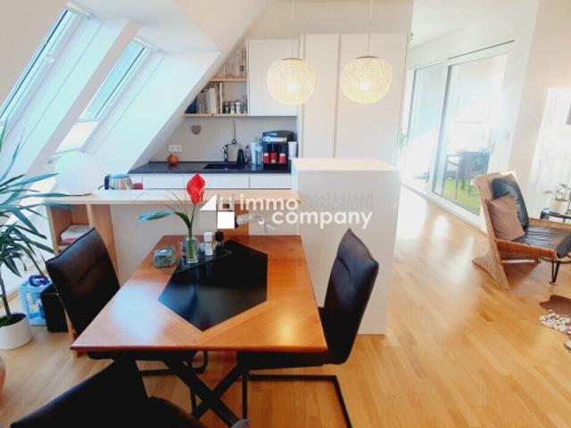 Im Herzen von Fürstenfeld, sehr ruhig gelegen! Wunderschöne, helle Zwei Zimmer Eigentumswohnung mit Loggia, zwei französischen Balkonen, Carport und Kellerabteil, Lift!