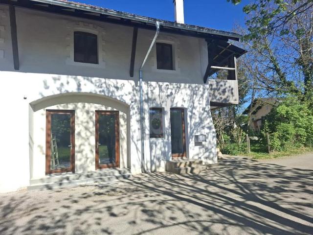 IM JURA, GEMÜTLICH, MODERN