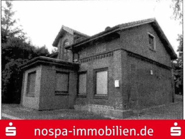 Im Rahmen der Zwangsversteigerung! Einfamilienhaus mit Garage und zusätzlichem Grundstück