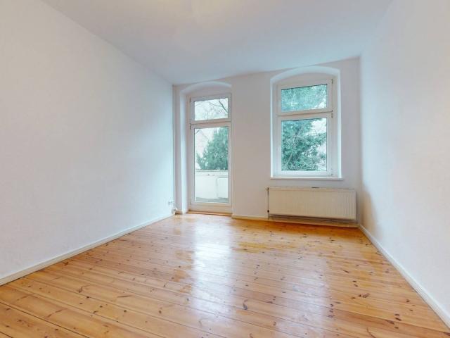 Im Reuterkiez: Schöne Altbauwohnung mit Balkon