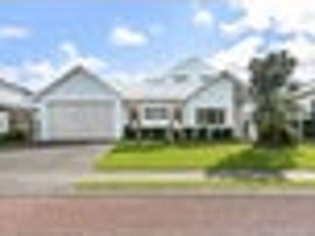 Immaculate canal front residence!