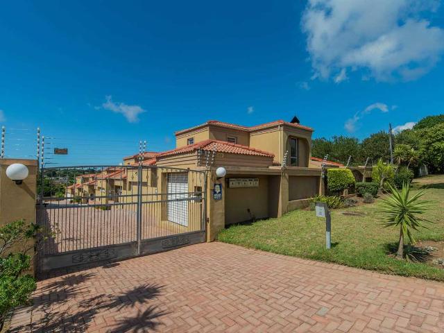 Immaculate Double storey townhouse in a small complex
