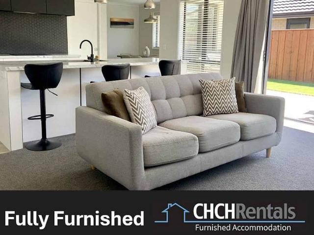Immaculate Fully Furnished Modern Home in Quiet Established Street!