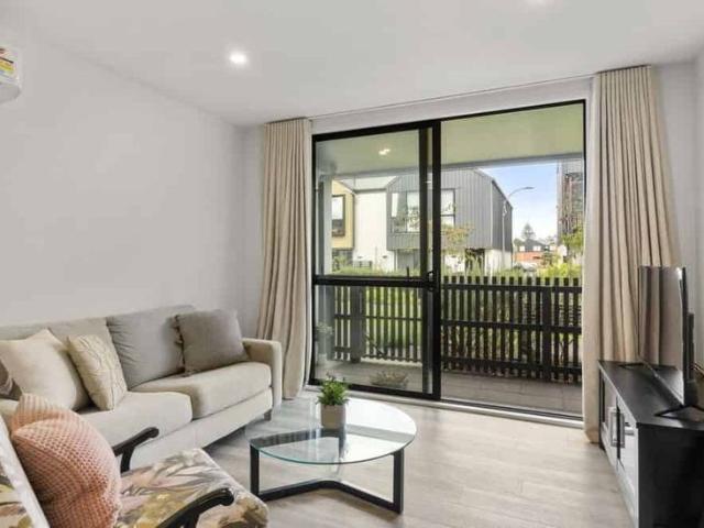 Immaculate Ground Floor One Bedroom Apartment