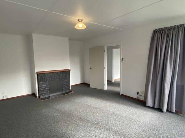 Immaculate home in sought after Hamilton East
