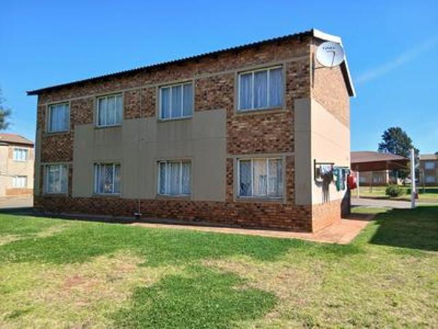 immaculate well positioned apartment.