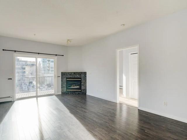 Immaculate 2 Bed | 2 Bath in the Heart of Downtown Calgary