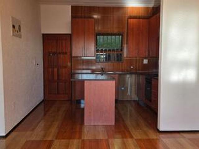 immaculate 2 bedroom ground floor unit