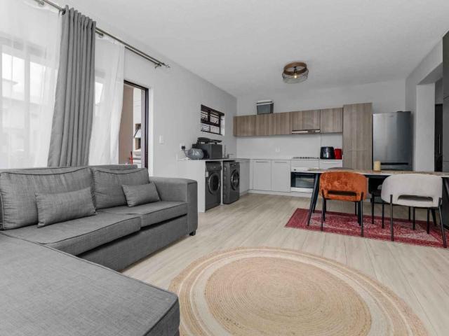 Immaculate 3 Bedroom, 2 Bathroom Apartment For Rent in Broadacres