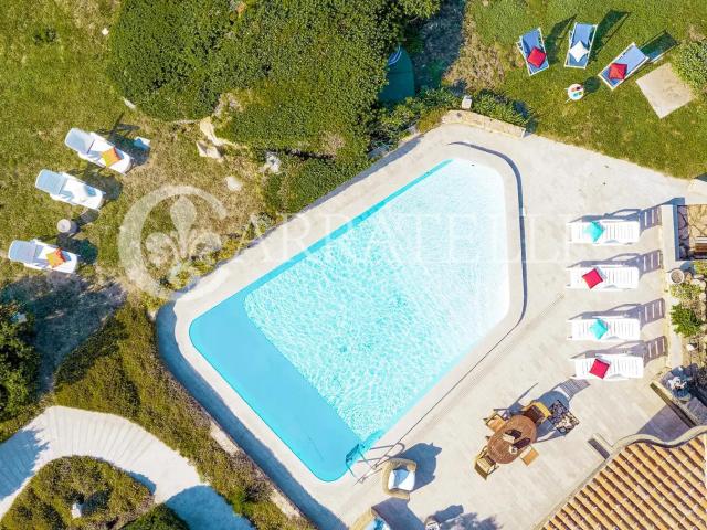 Immagina un angolo di paradiso dove il cielo incontra il mar. 277m² Aglientu