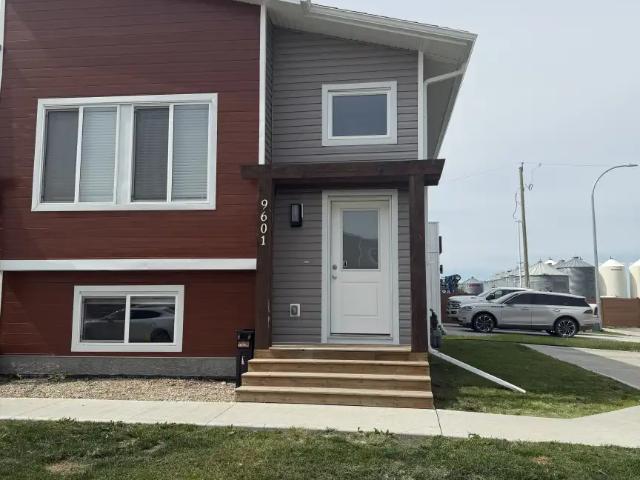 Immediate Occupancy 3 Bedroom 2 Bathroom Duplex