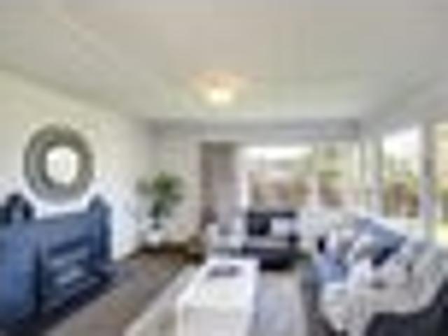 Immediate possession in prime location