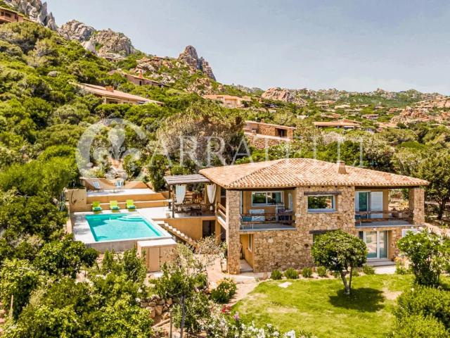 Immersa nel cuore della splendida Costa Paradiso, Villa Agne. 250m² Trinità d'Agultu e Vignola