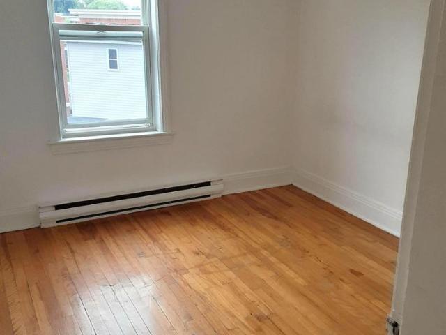 Immeuble 476 484 Papineau 3 1/2 à Quelques Pas Du Cégep