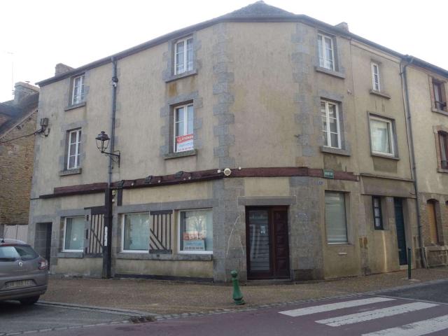 Immeuble 4 pièces Saint Pierre des Nids 53